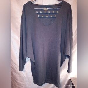 Rocawear black with silver back design blouse